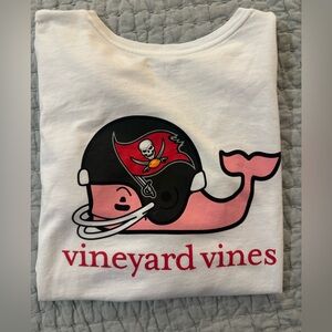 Vineyard Vines Pink and Black Whale Tee EUC!